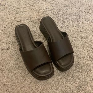 BROWN FAUX LEATHER SLIDES